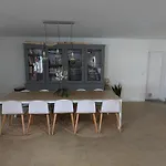 Superbe Avec Piscine Chauffee Et Jardin A 10 Min Du Centre, Pour 12 Personnes - Fr-1-239-1150 Vakantiehuis