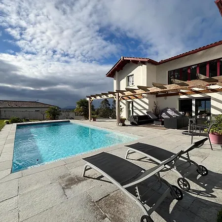 Nyaraló Superbe Avec Piscine Chauffee Et Jardin A 10 Min Du Centre, Pour 12 Personnes - Fr-1-239-1150 *