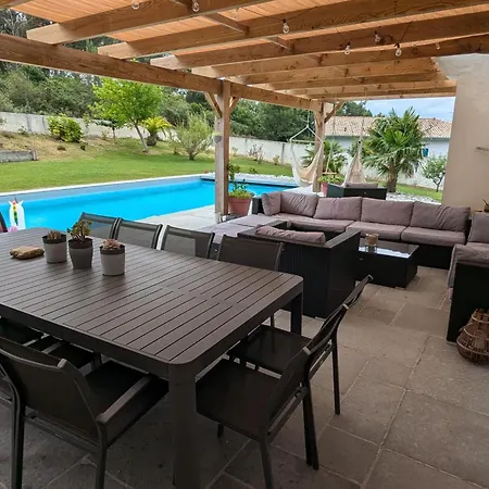 Holiday home Superbe Avec Piscine Chauffee Et Jardin A 10 Min Du Centre, Pour 12 Personnes - Fr-1-239-1150