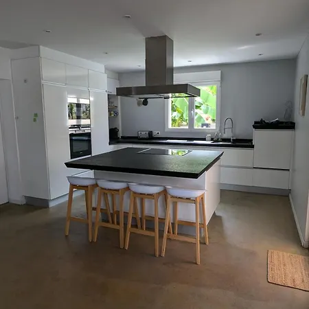 Holiday home Superbe Avec Piscine Chauffee Et Jardin A 10 Min Du Centre, Pour 12 Personnes - Fr-1-239-1150 *