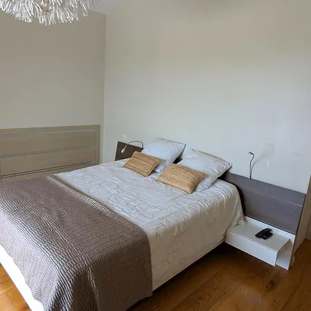 Nyaraló Superbe Avec Piscine Chauffee Et Jardin A 10 Min Du Centre, Pour 12 Personnes - Fr-1-239-1150 *