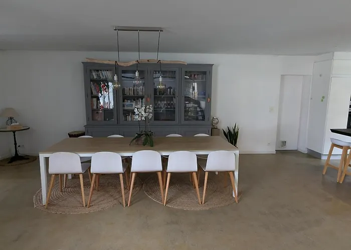 Superbe Avec Piscine Chauffee Et Jardin A 10 Min Du Centre, Pour 12 Personnes - Fr-1-239-1150 Holiday home